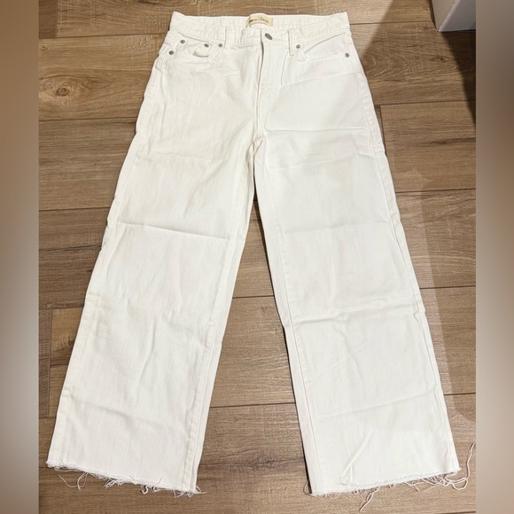 GAP High-Rise Wide-Leg Pants in White w/ Raw Hem - Picture 1 of 10